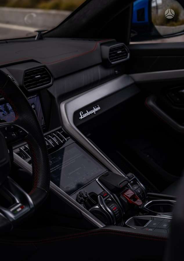 Lamborghini Urus, 4.0 l., visureigis / krosoveris