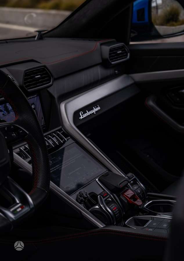 Lamborghini Urus, 4.0 l., visureigis / krosoveris