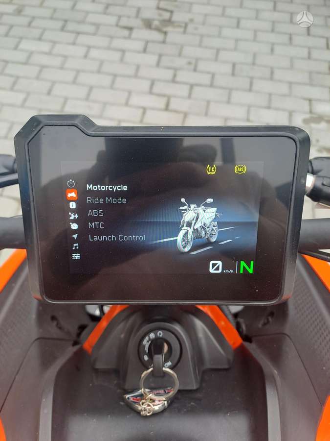 KTM Duke 390cc, street / classic