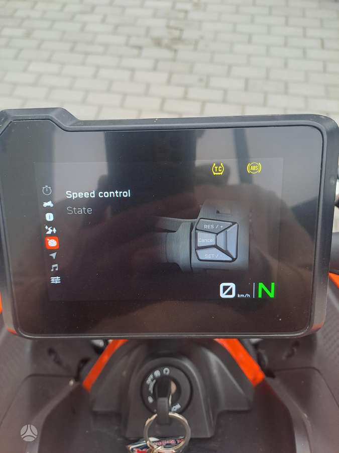 KTM Duke 390cc, street / classic