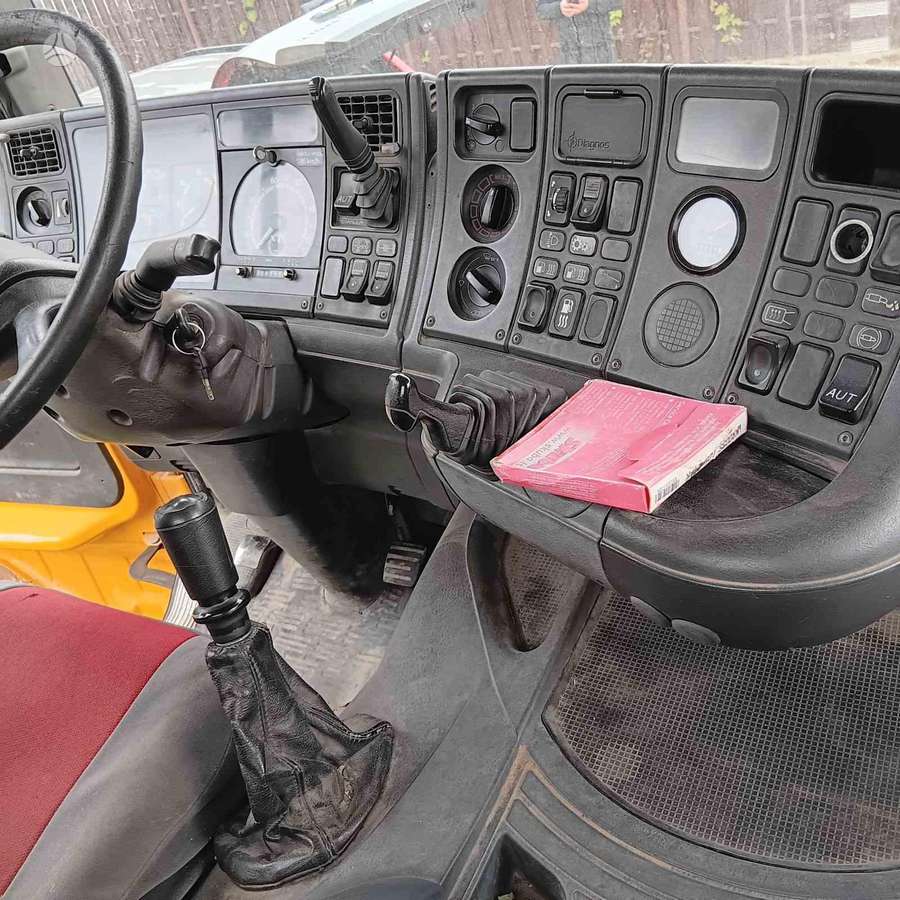 Scania 124C, с краном