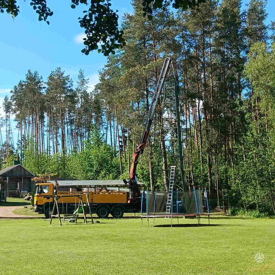 Scania 124C, ar krānu