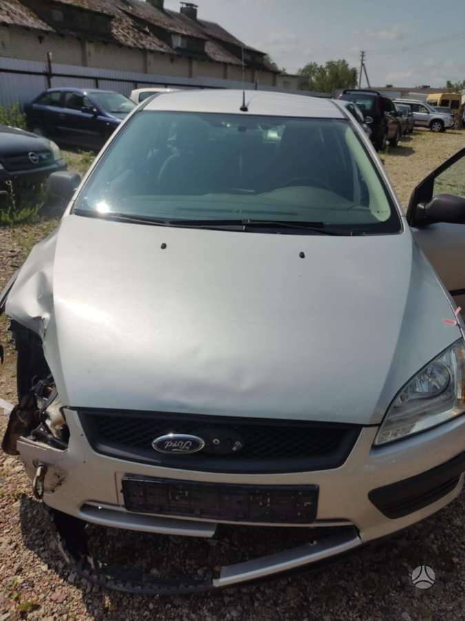 Ford Focus dalimis