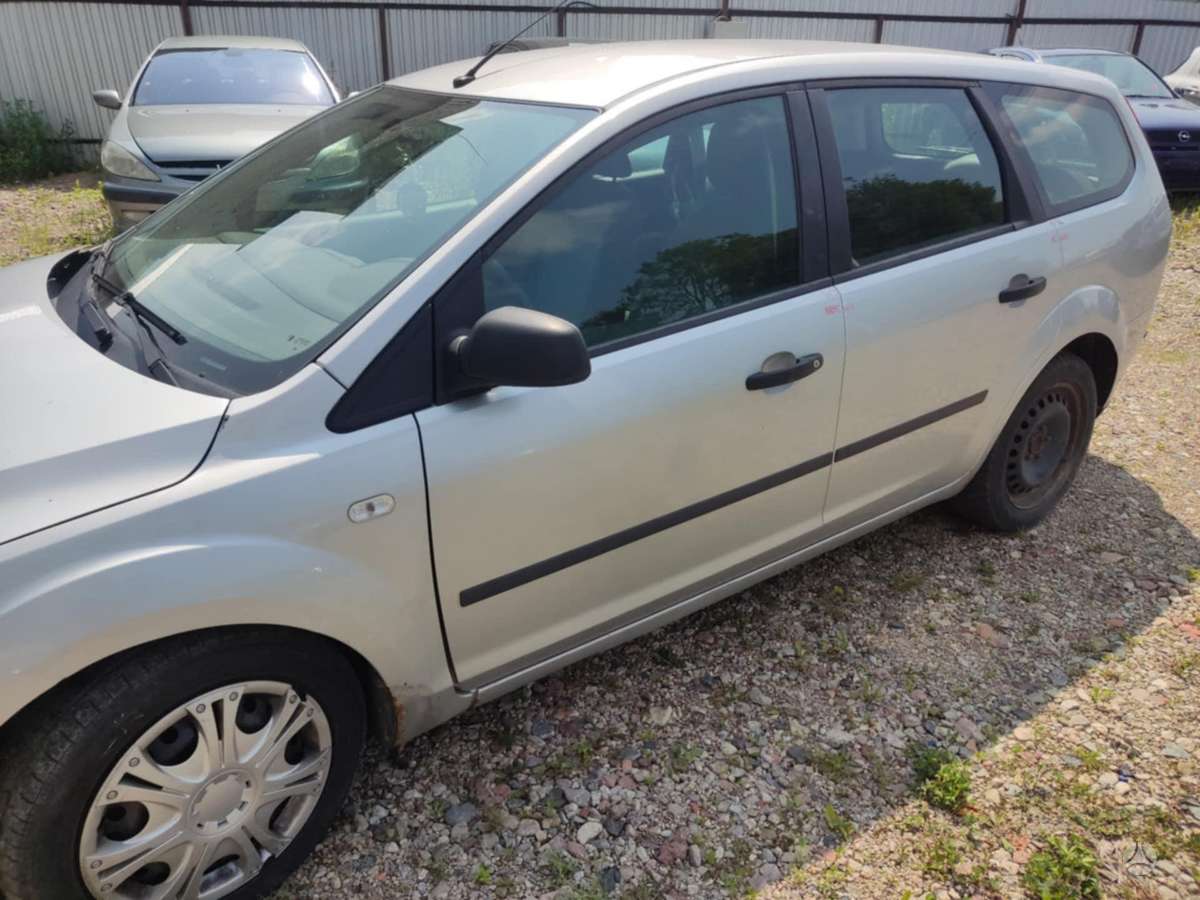 Ford Focus dalimis