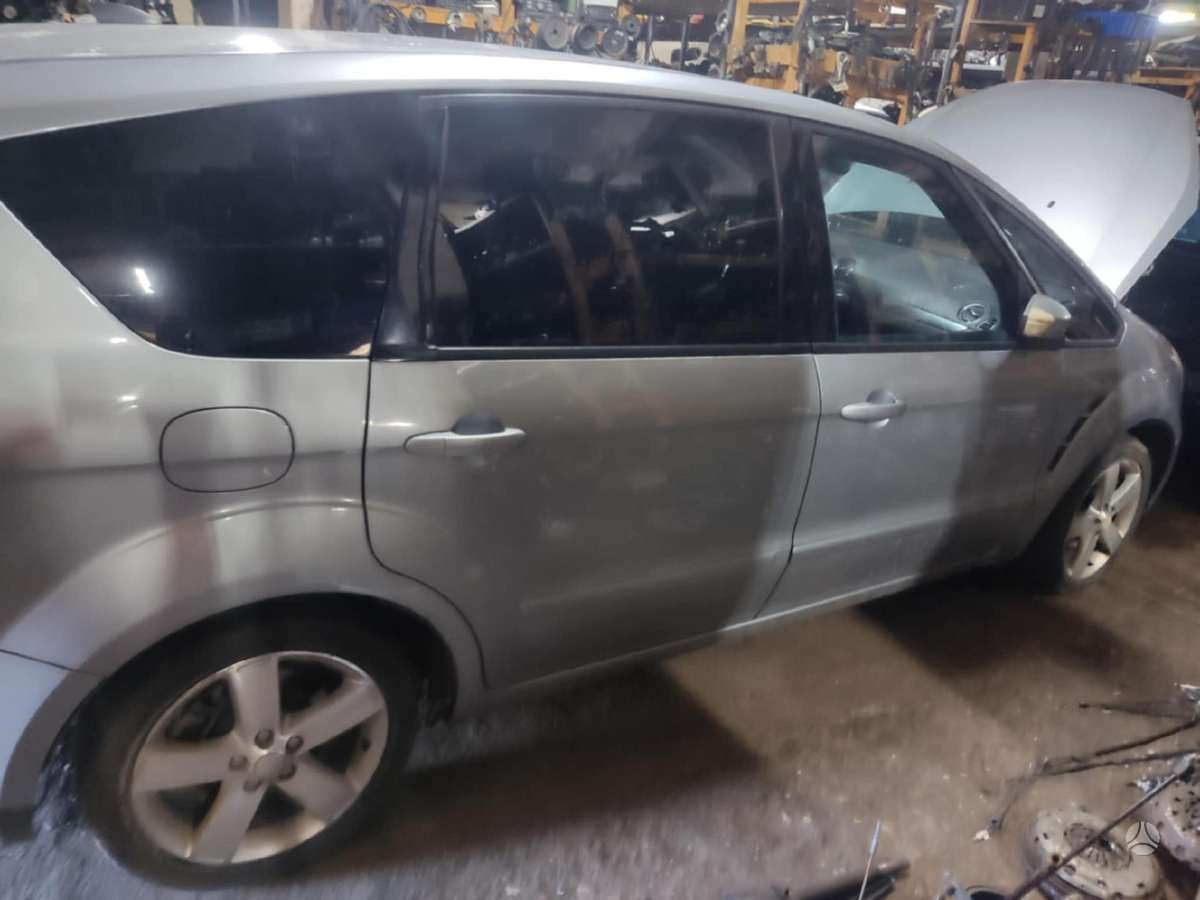Ford S-MAX dalimis