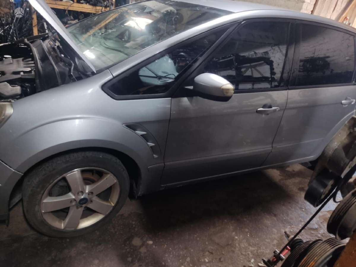 Ford S-MAX dalimis