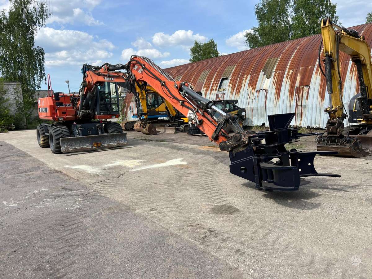 Terex Tw140, ekskavatori