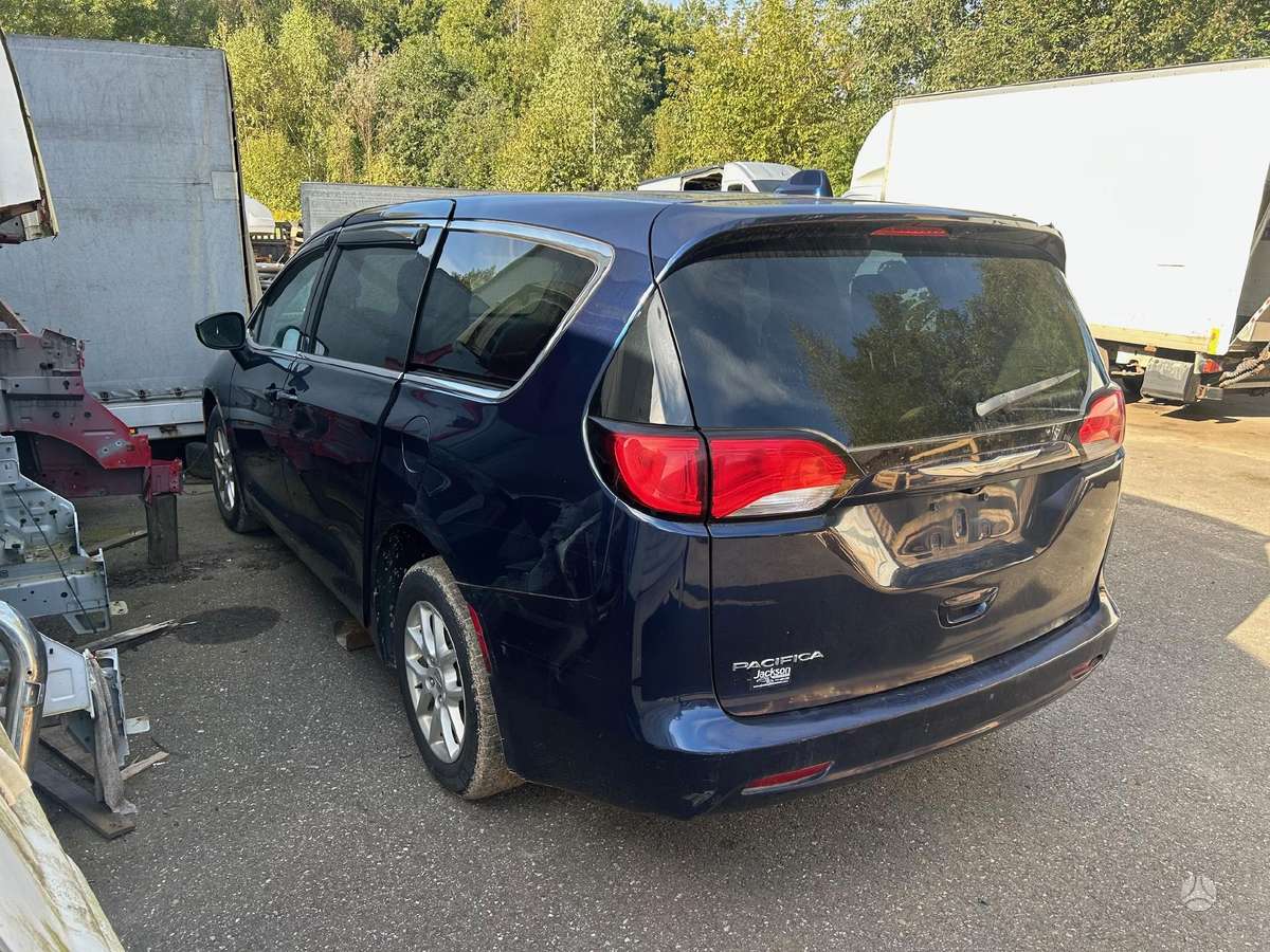 Chrysler Pacifica for parts. Dalimis