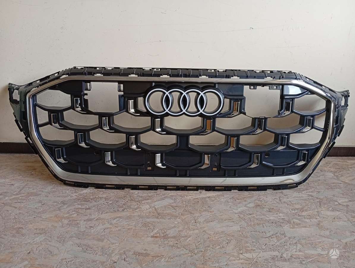 Audi Q8 front grill
