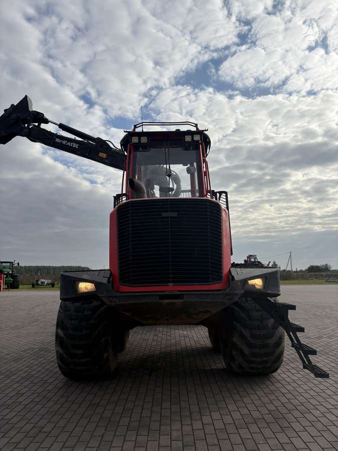 Komatsu 875, форвардеры