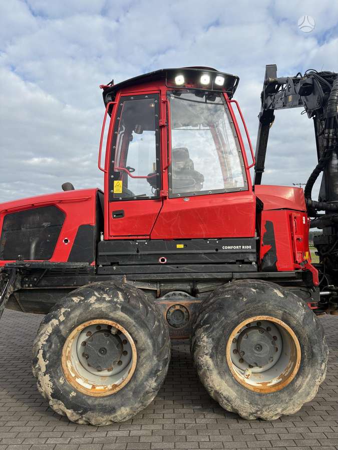 Komatsu 875, forwarders