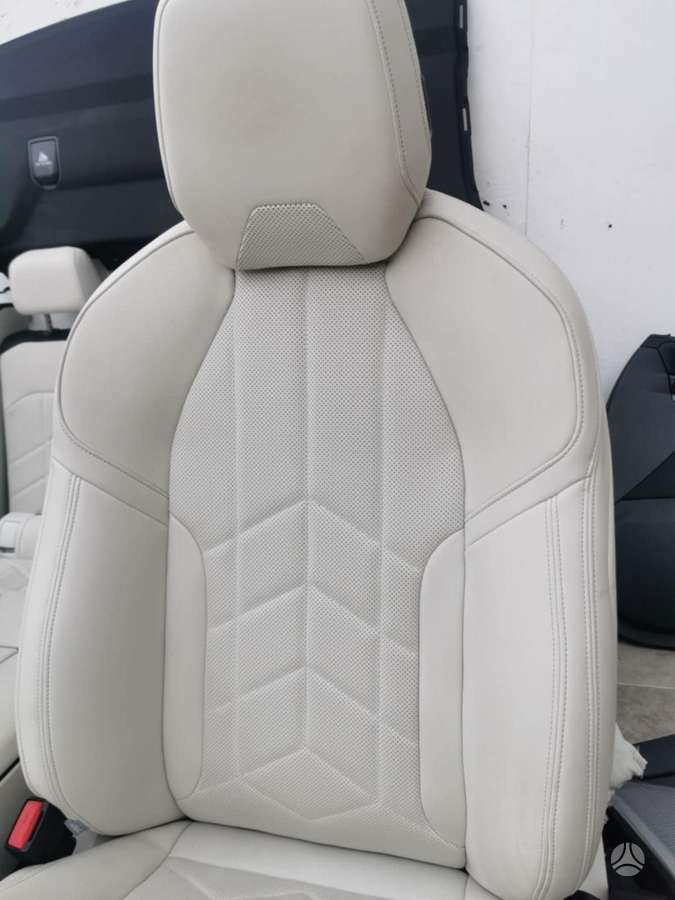 BMW 5 serija детали салона