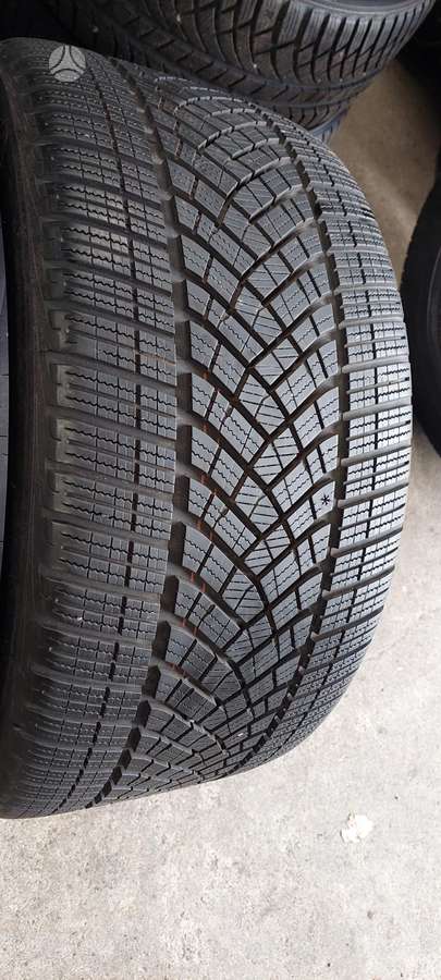 Goodyear, winter 285/40 R20