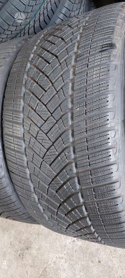 Goodyear, winter 285/40 R20