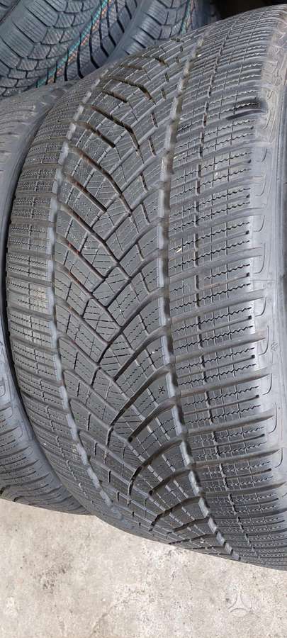 Goodyear, зимние 285/40 R20