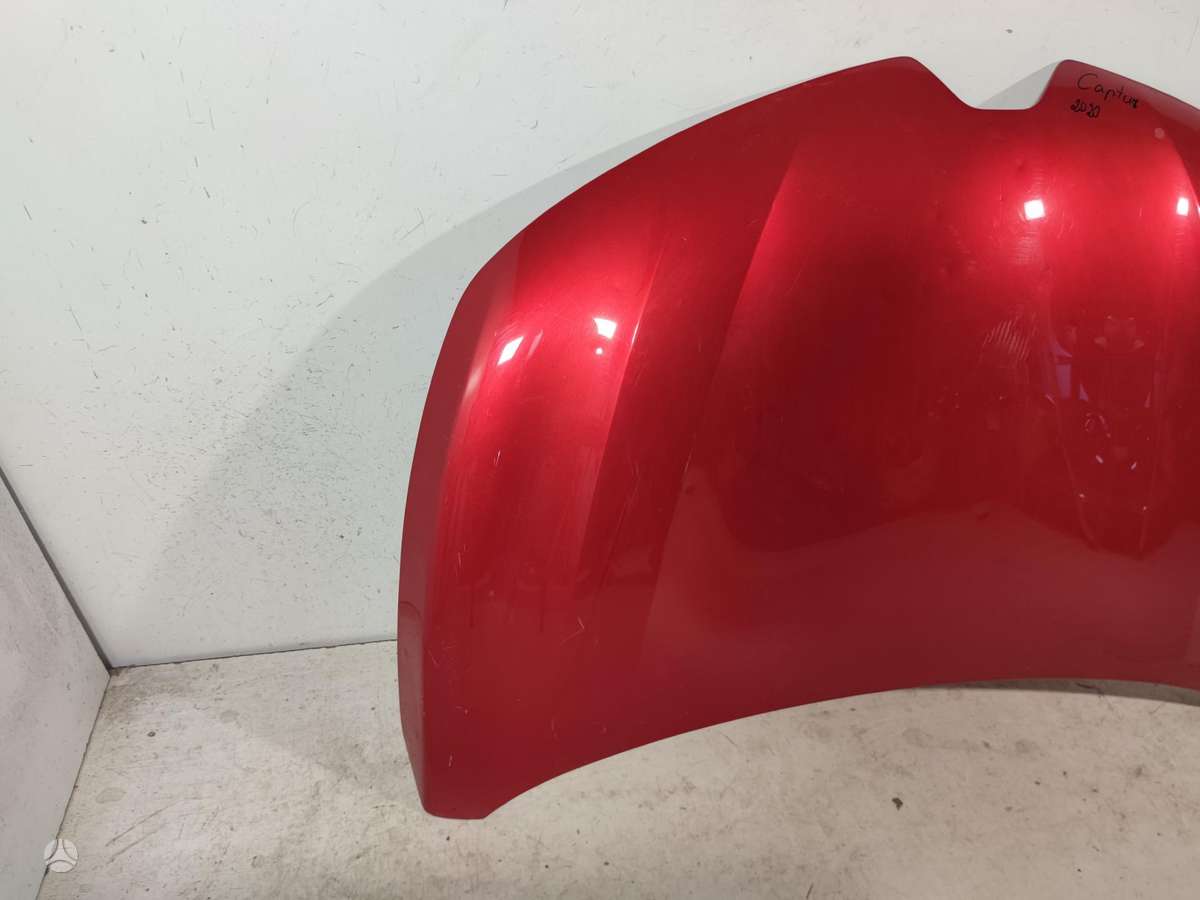 Renault Captur hood (front, rear)