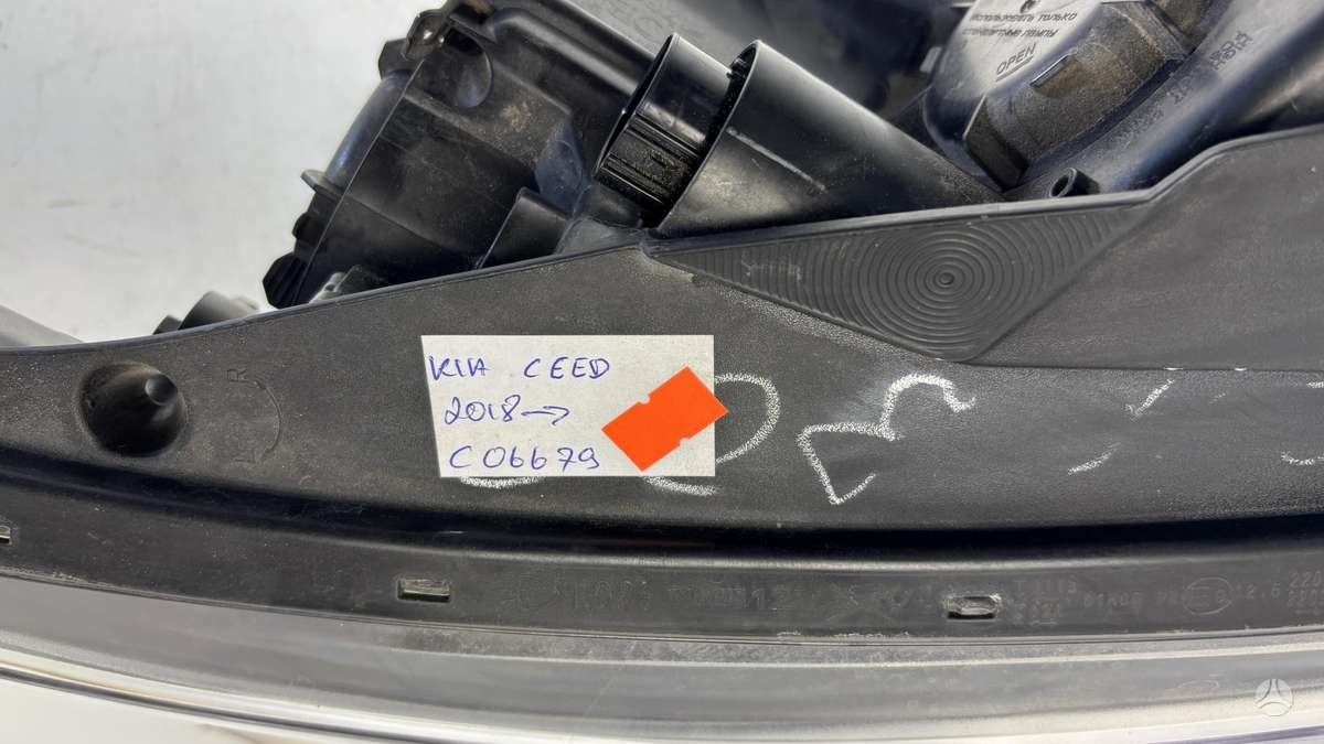 Kia Ceed, 92102J7050, Cen28927