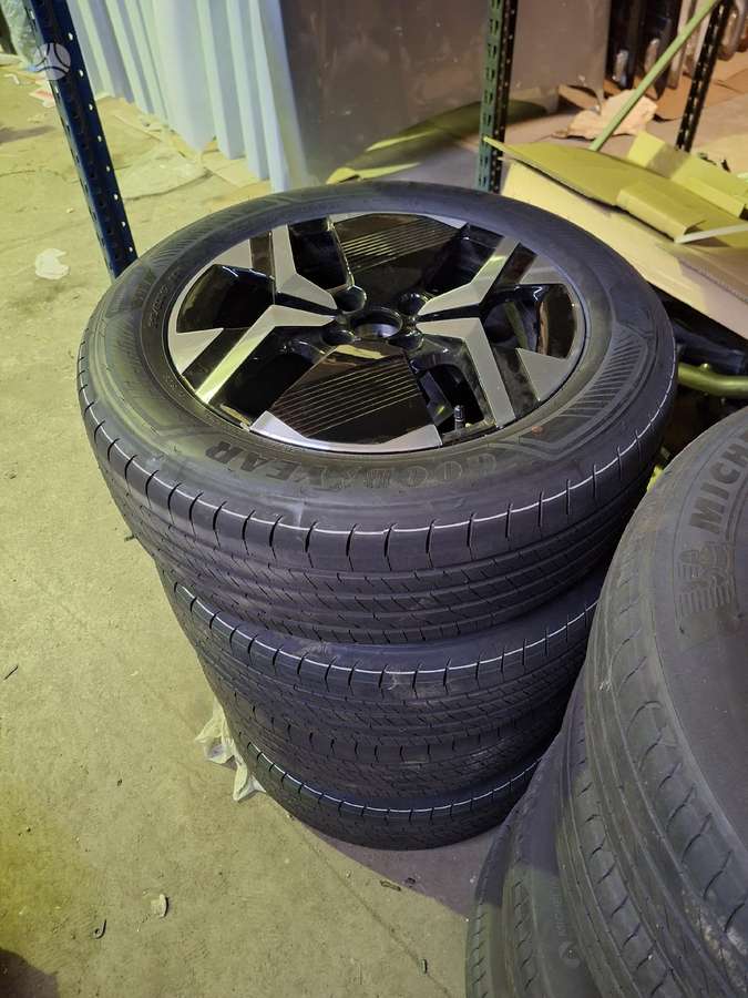 Peugeot 2008, light alloy, R17