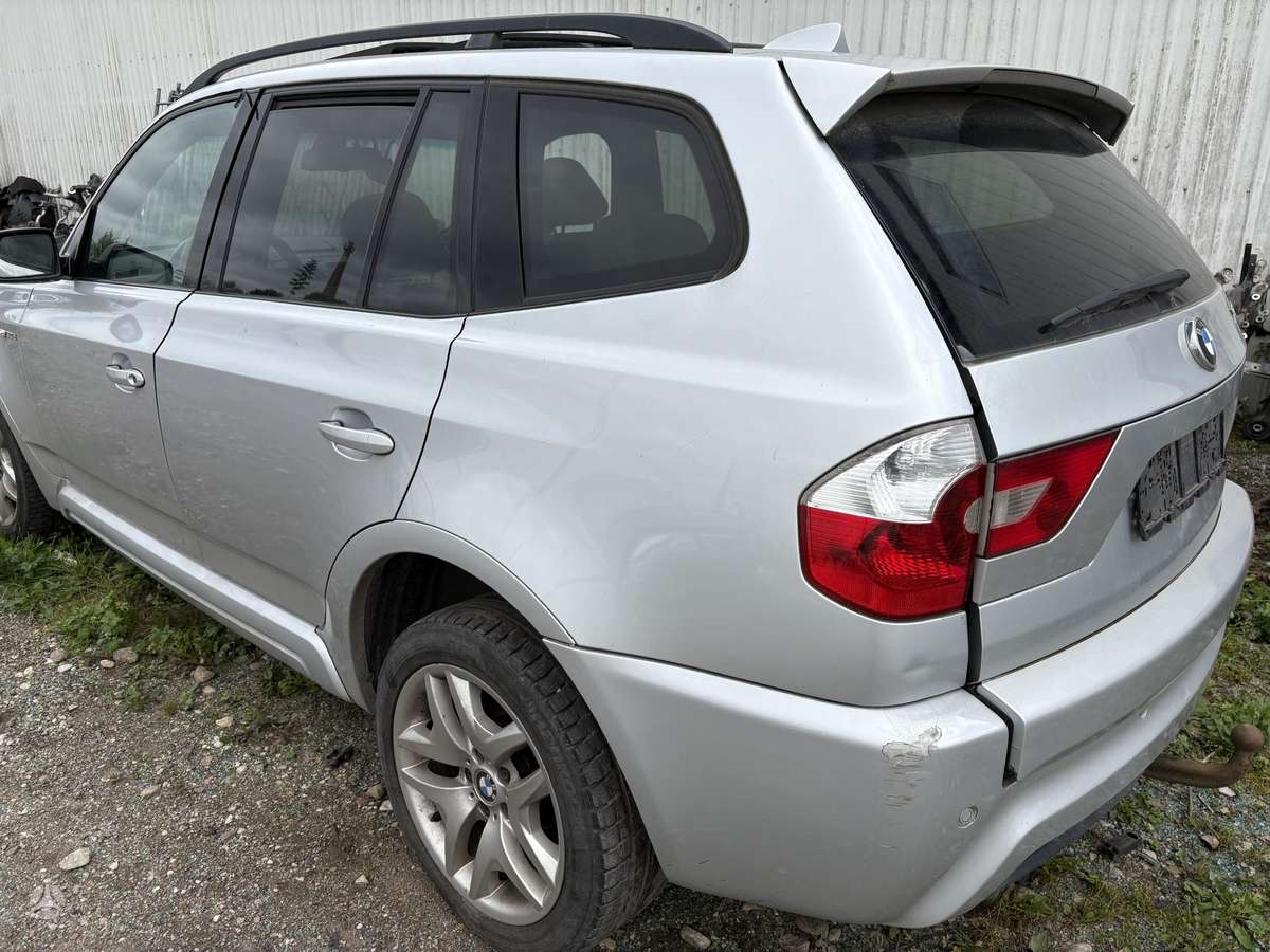 BMW X3 37068366700