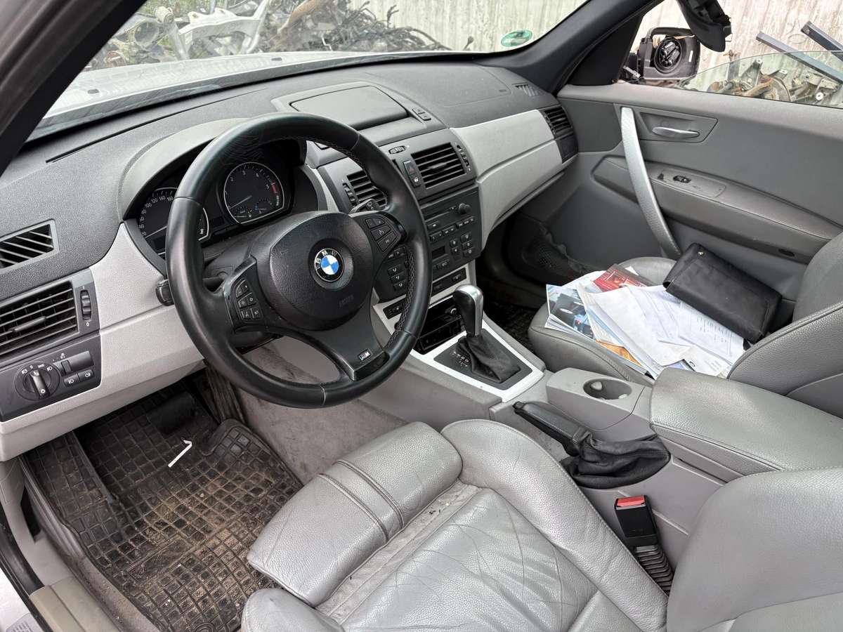 BMW X3 37068366700