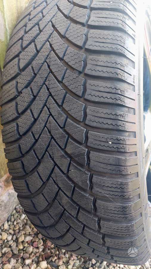 Bridgestone Blizzak LM005, winter 215/55 R17