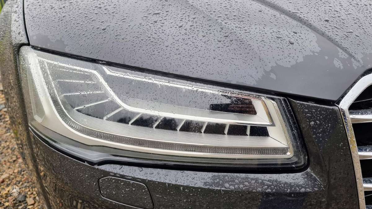 Audi A8, 3.0 l., Седан