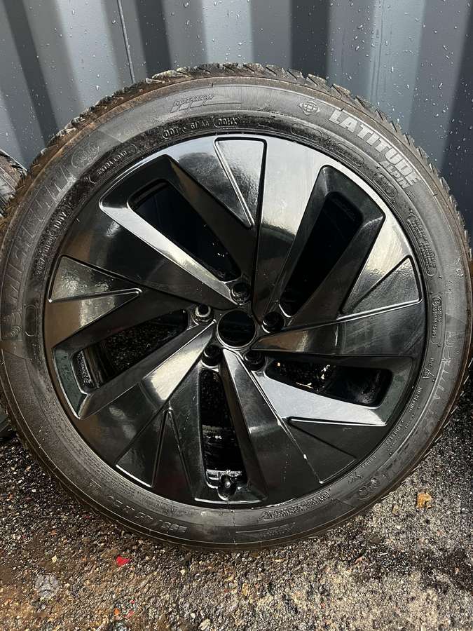 Volkswagen, light alloy, R20
