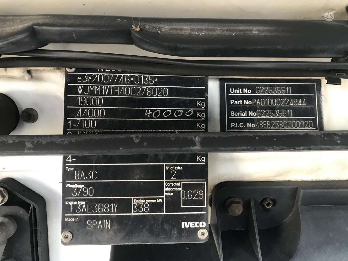 Iveco Ecostralis 460 dalimis, vilkikai