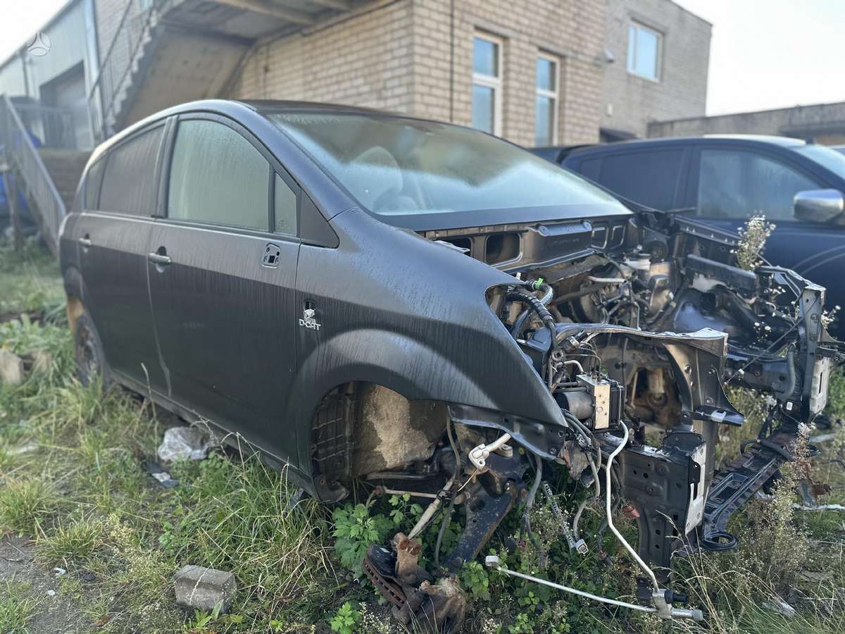 Toyota Corolla Verso kėbulo dalys