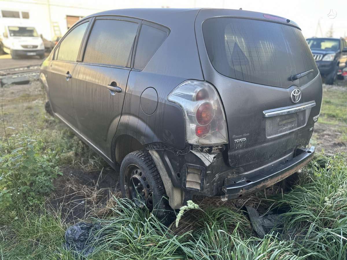 Toyota Corolla Verso body parts