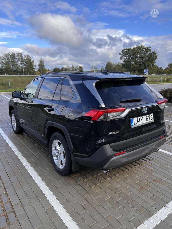 Toyota RAV4 - 8