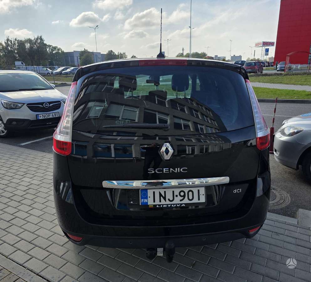 Renault Grand Scenic - 8