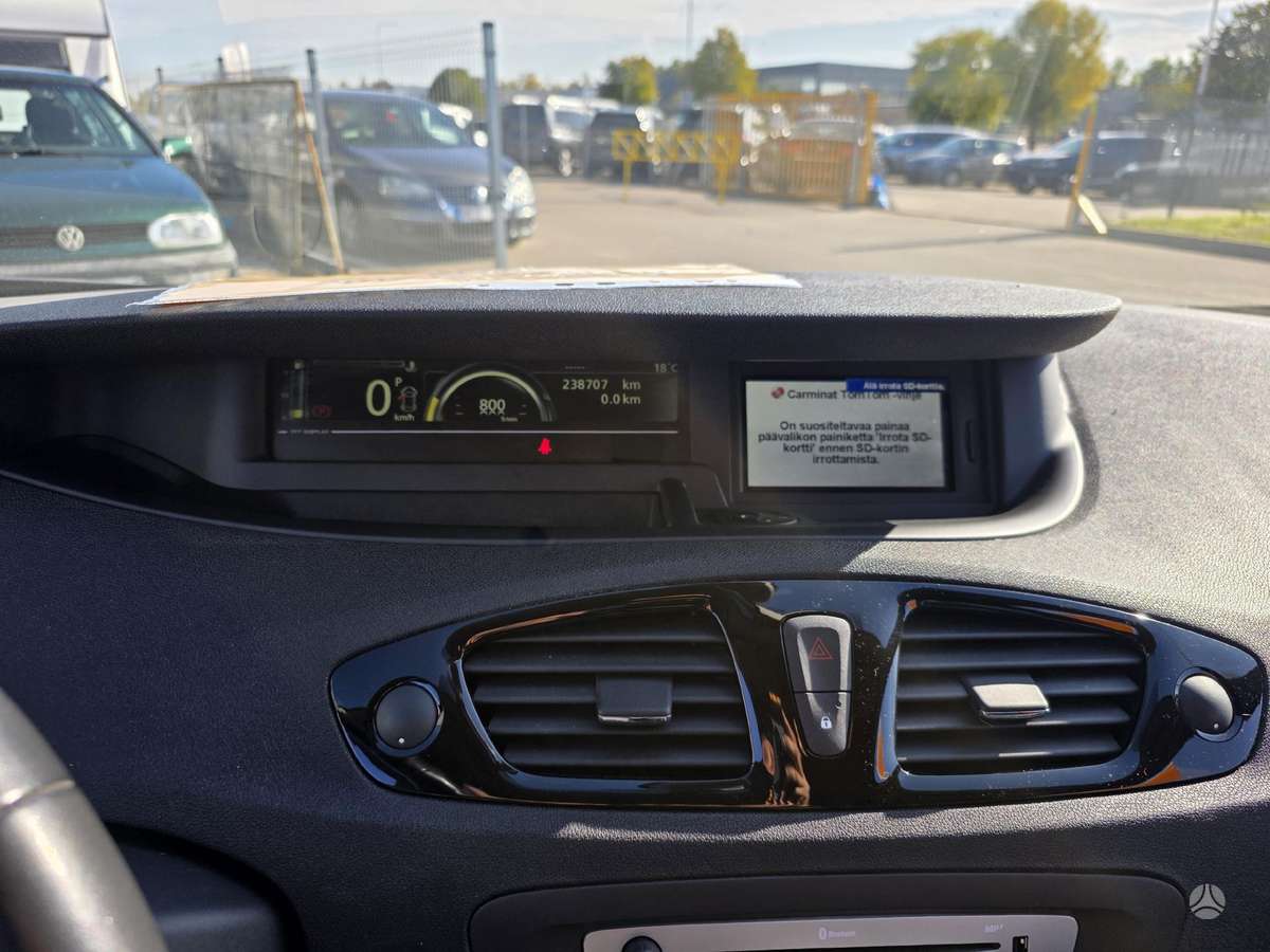 Renault Grand Scenic - 12