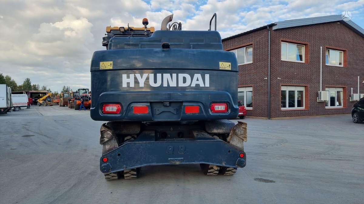 Hyundai HW 140, ekskavatoriai