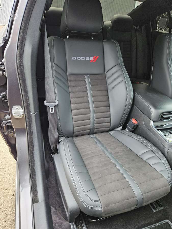 Dodge Challenger детали салона