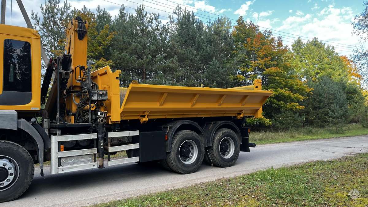 Renault Kerax, dumpers with crane