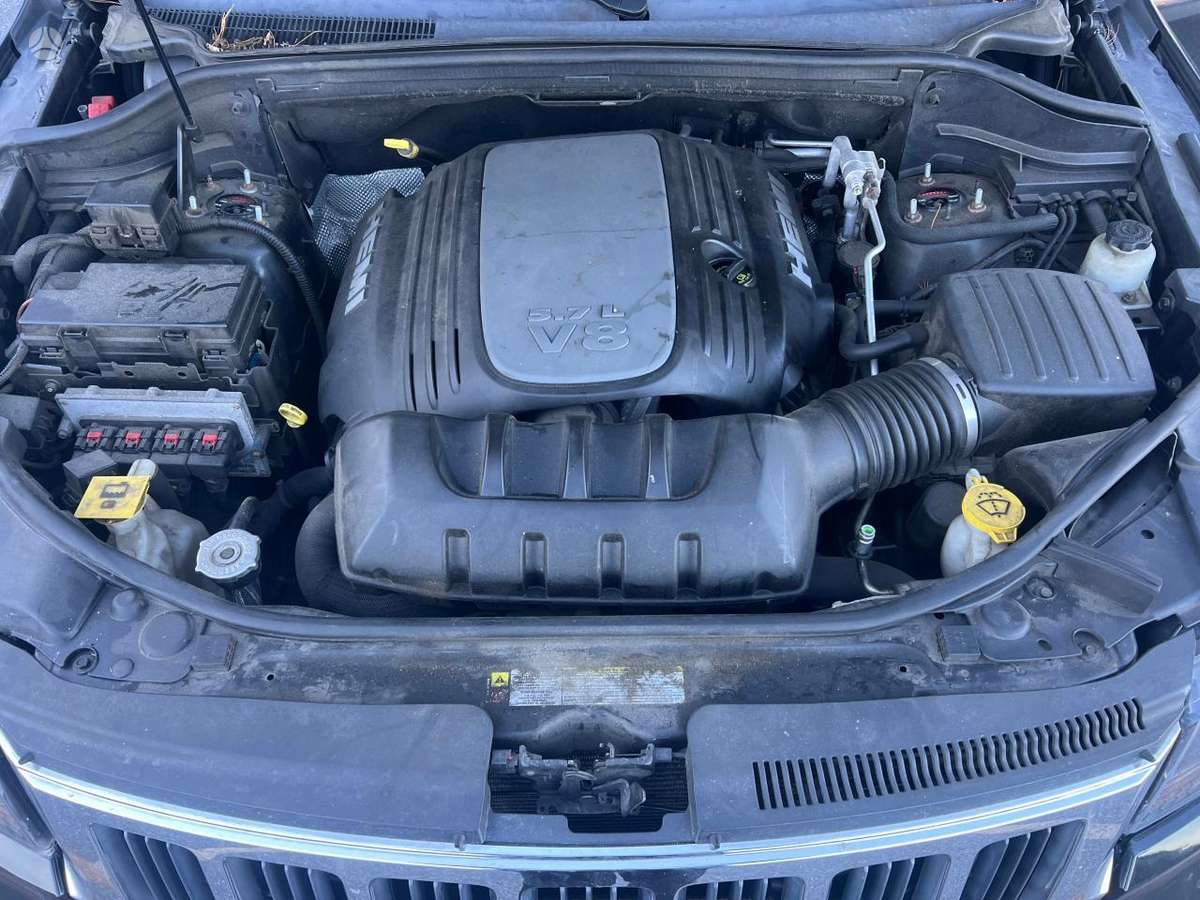 Jeep Grand Cherokee dalimis
