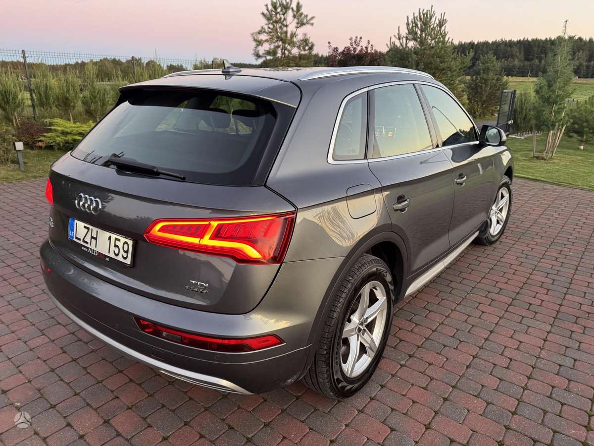 Audi Q5, off-road / crossover