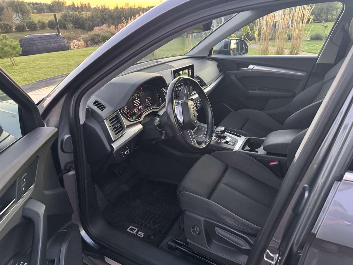 Audi Q5, off-road / crossover