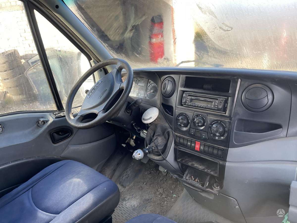 Iveco Daily 35S12, preču
