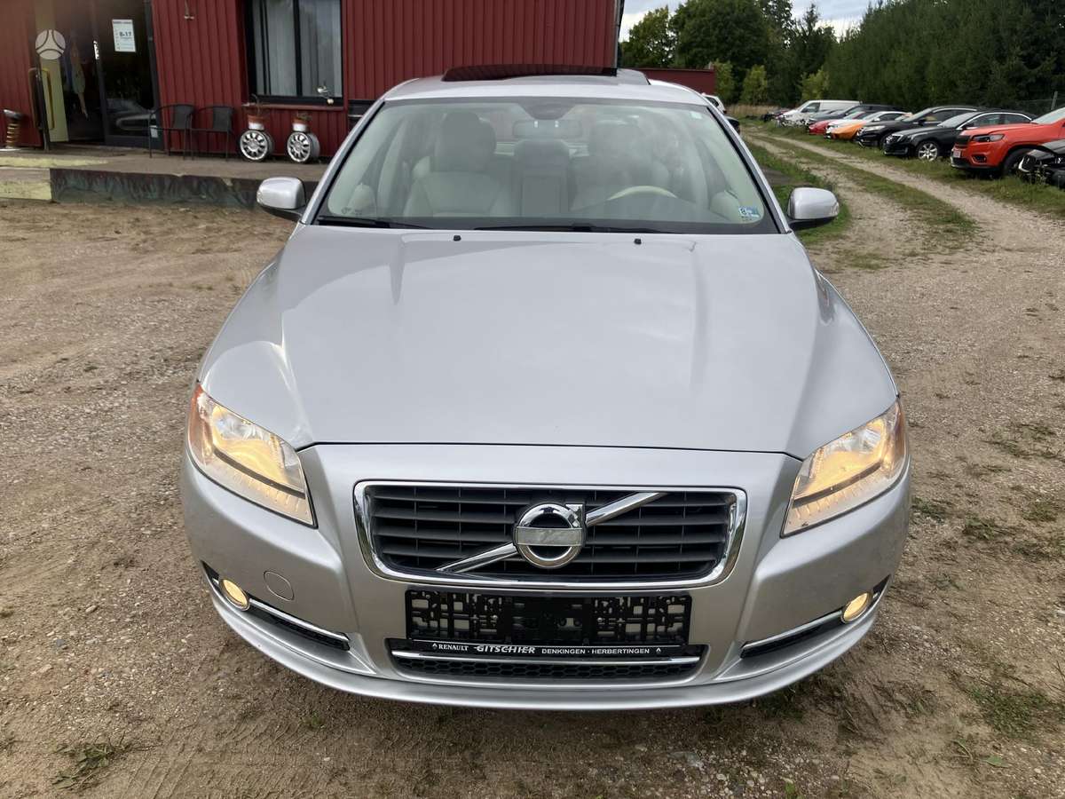 Volvo S80, 3.2 l., Седан