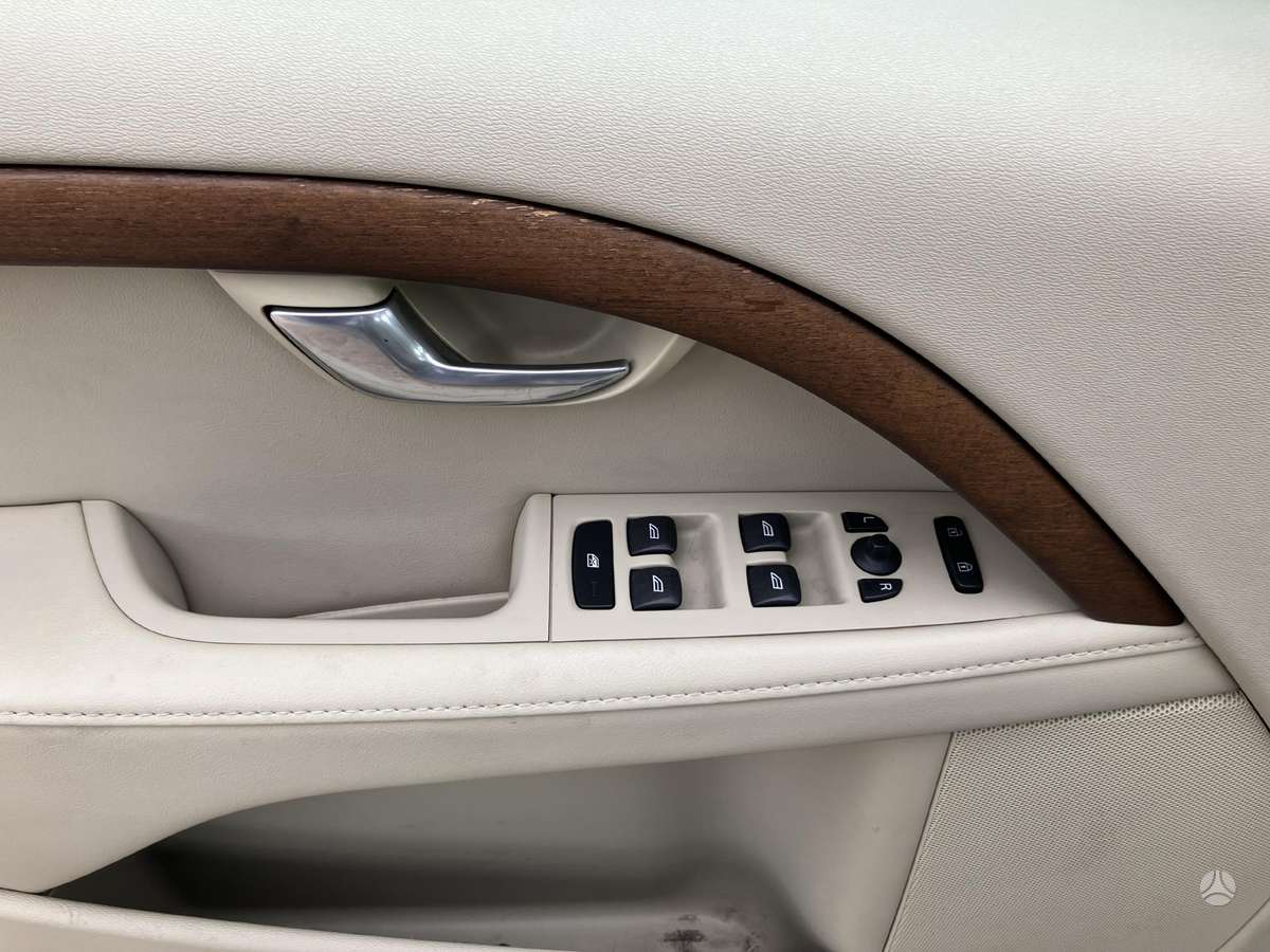 Volvo S80, 3.2 l., Седан