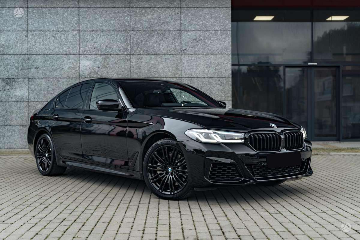 BMW 530, Седан