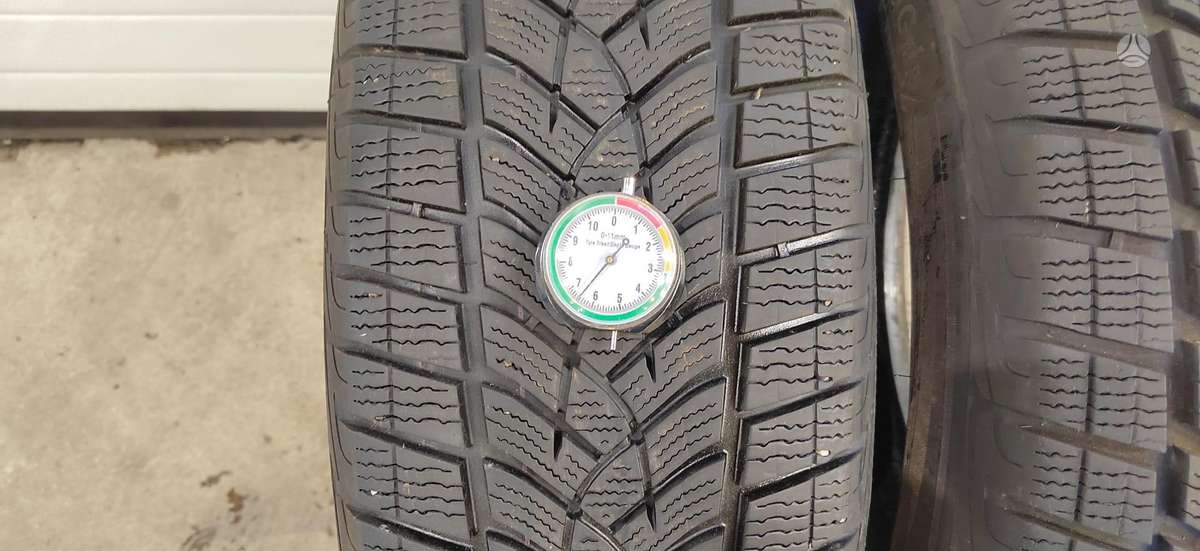 Goodyear Ultra Grip  Performance + SUV, universalios 215/65 R17
