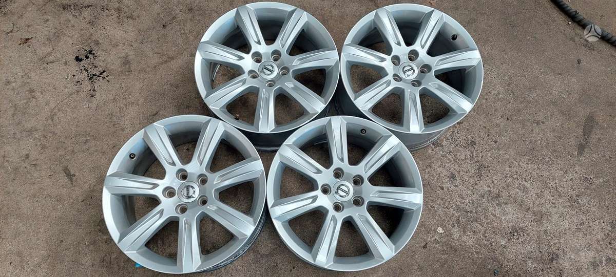 Volvo, lengvojo lydinio, R17