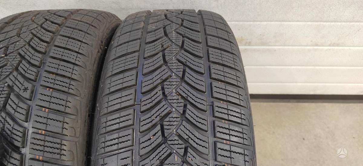 Goodyear Ultra Grip  Performance, winter 225/45 R18