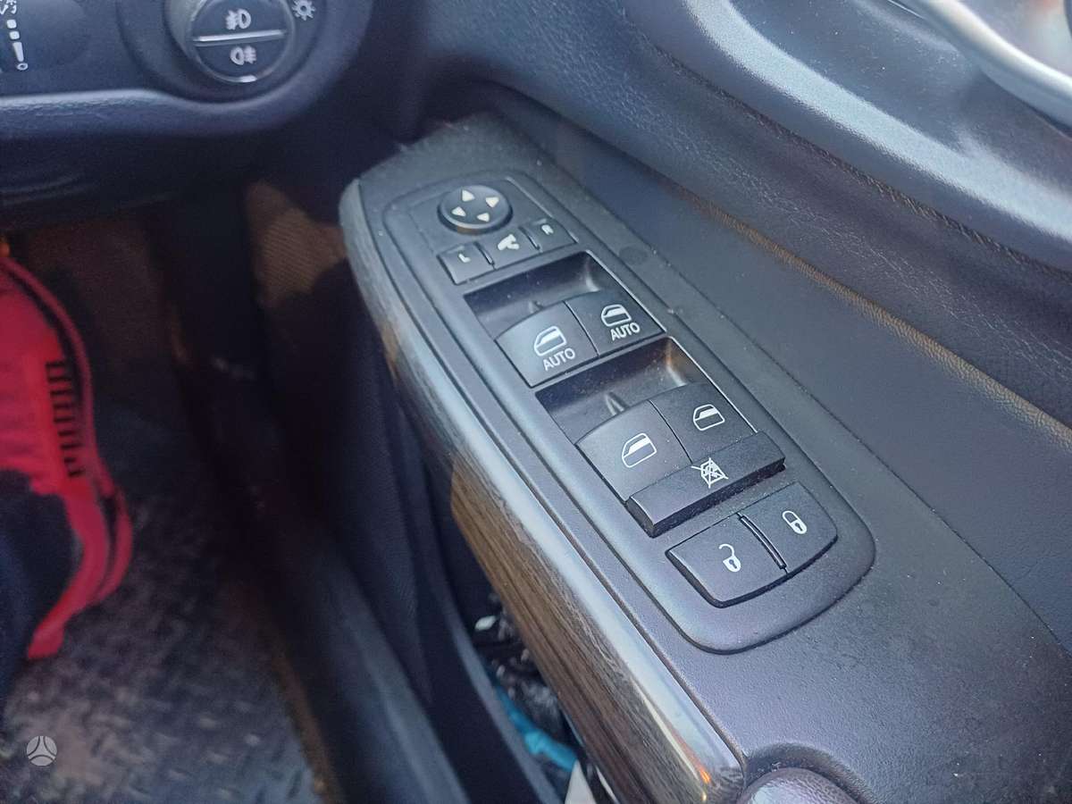 Jeep Cherokee rezerves daļās