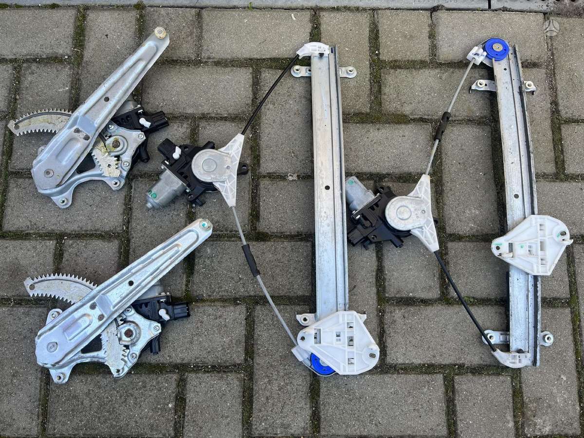Subaru Outback durys