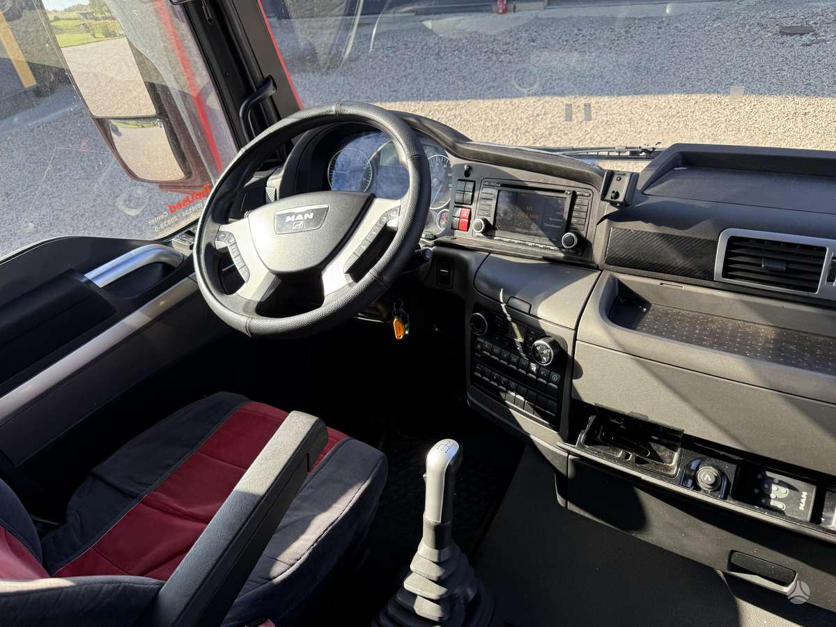 MAN TGX 26.440, su kranu