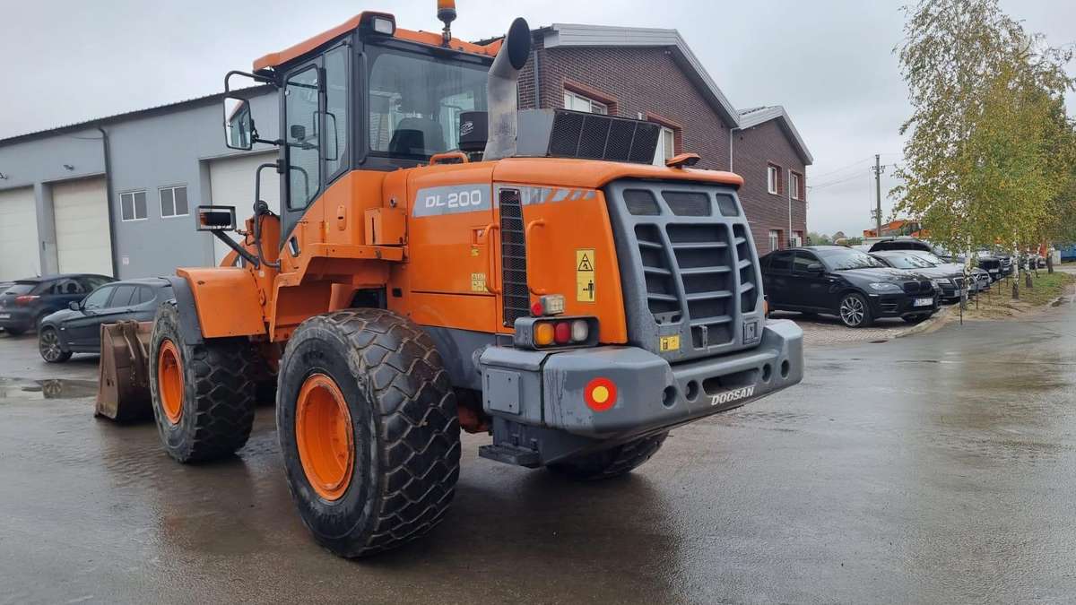 Doosan DL200-3, фронтальные погрузчики